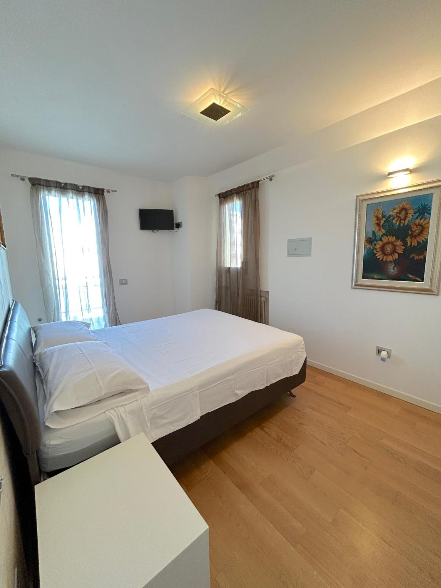 Attico Alba -flexrent Abissinia Appartement